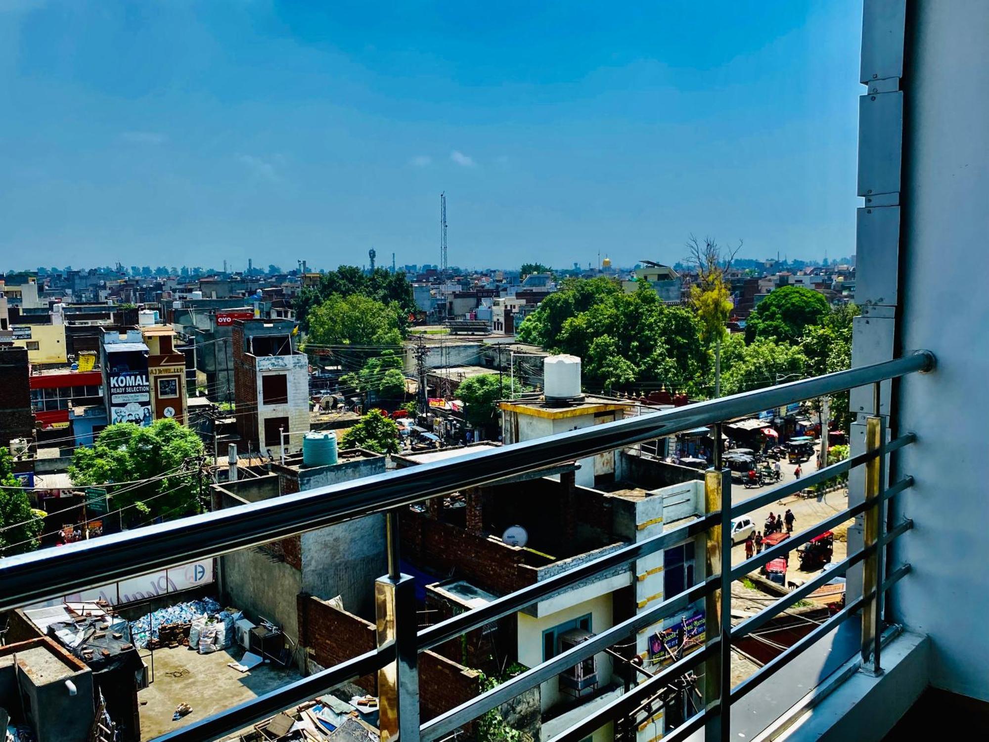 Hotel White House Walking Distance From Golden Temple- With Parking Amritsar Exterior foto