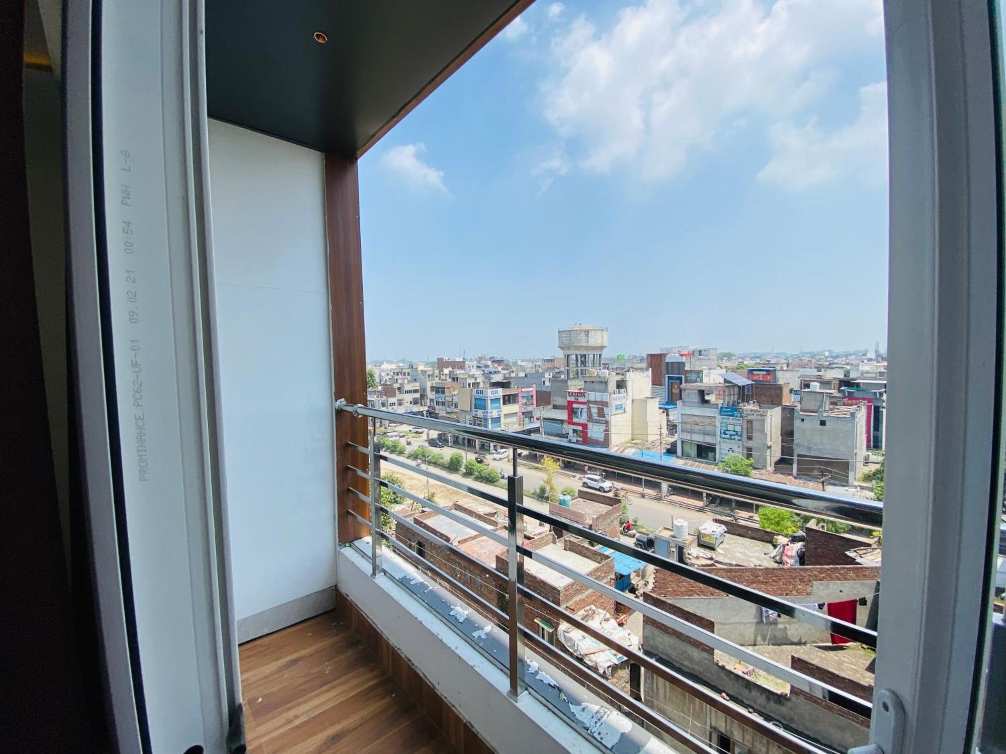 Hotel White House Walking Distance From Golden Temple- With Parking Amritsar Exterior foto